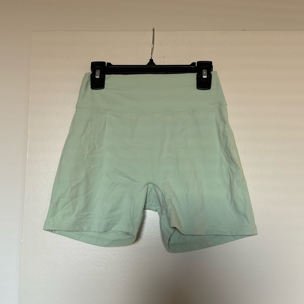 Buffbunny legacy 4” shorts - Mojave mint